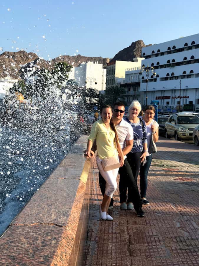 Muscat: Day Tour with Omani Lunch, Hotel Pickup, and Airfare - Muttrah Corniche and the old fish market