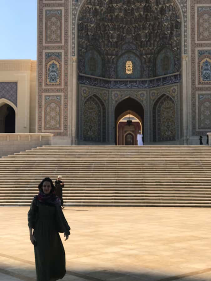 Muscat: Day Tour with Omani Lunch, Hotel Pickup, and Airfare - Muttrah Souk is the best shopping stop