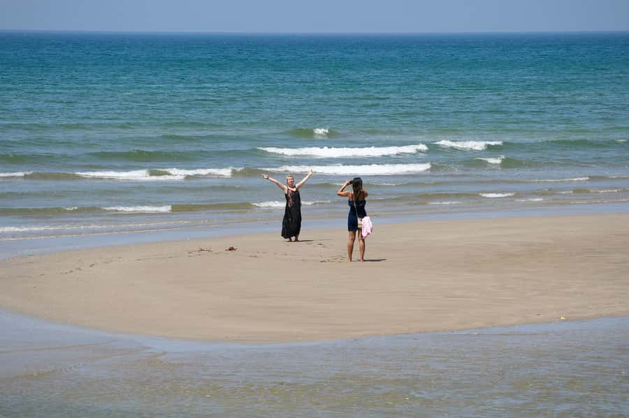 Muscat: Day Tour with Omani Lunch, Hotel Pickup, and Airfare - Haramil village offers a quieter Oman