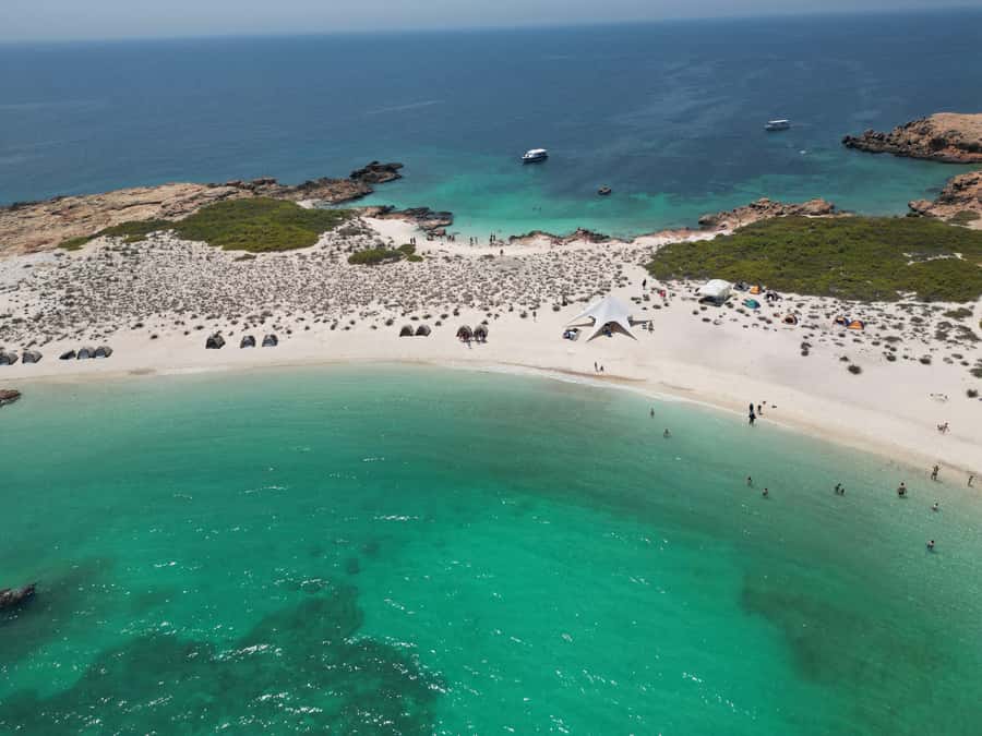 Muscat: Daymaniat Islands Snorkeling Trip with Brunch - Key points at a glance