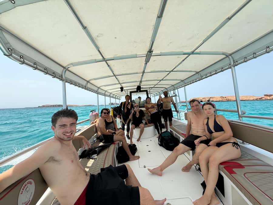 Muscat: Daymaniyat Islands Snorkeling Tour - Turtles, coral, and respectful snorkeling