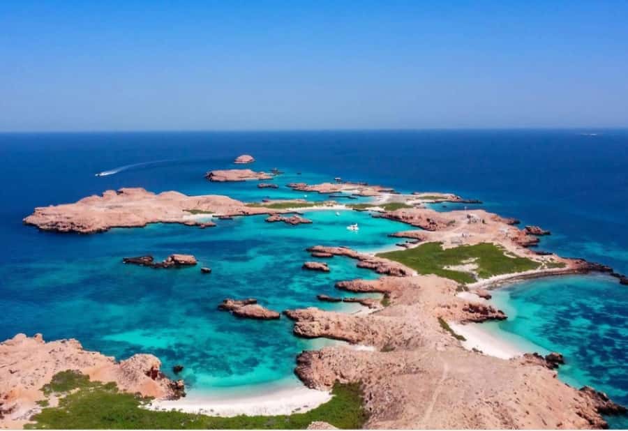 Muscat: Daymaniyat Islands Snorkeling Trip with BBQ Lunch - The catamaran ride and onboard comfort