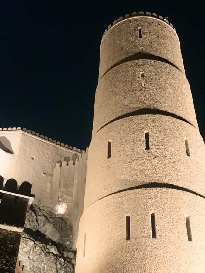 Muscat: Evening Group City Guided Tour with Free Dinner - One hour in Mutrah Souq