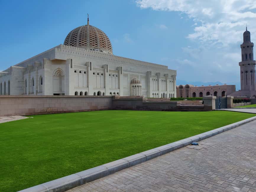 Muscat: Full-Day Private City Tour by luxury Car with Guide - Starting at the Sultan Qaboos Grand Mosque