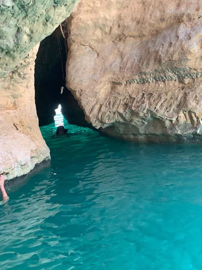 Muscat: Full-Day Wadi Shab & Bimmah Sinkhole Private Tour - Bimmah Sinkhole is an easy second stop