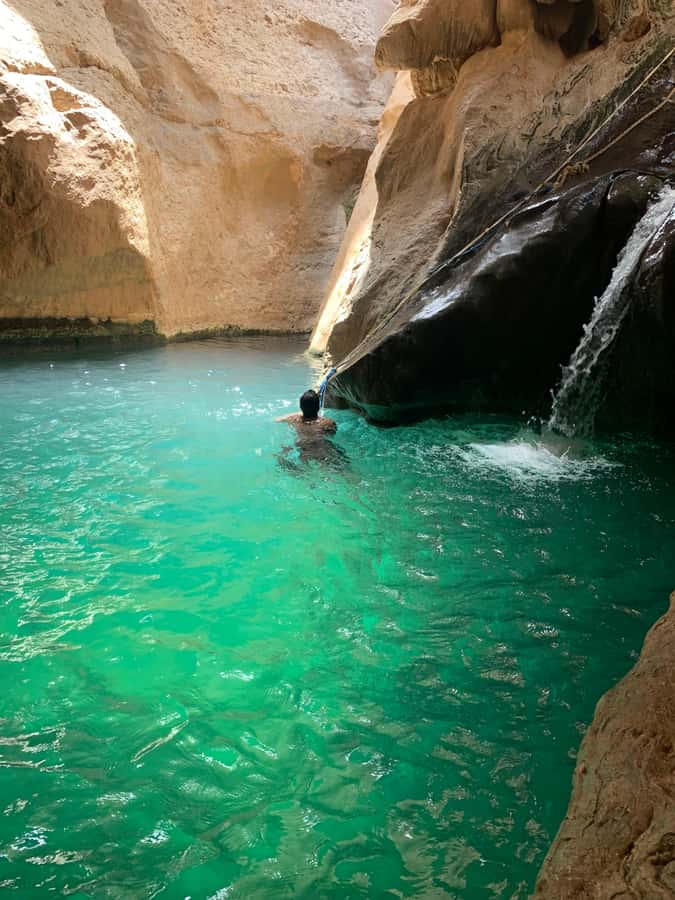 Muscat: Full-Day Wadi Shab & Bimmah Sinkhole Private Tour - The cave and waterfall require a calm head