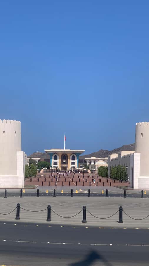 Muscat: Group City Tour with Pickup and Lunch or Dinner - Portuguese forts by the harbor