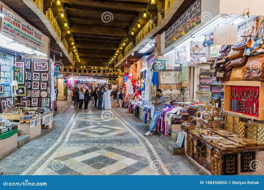 Muscat: Guided Landmarks Tour - Mutrah Fish Market and Corniche: a short look at coastal life