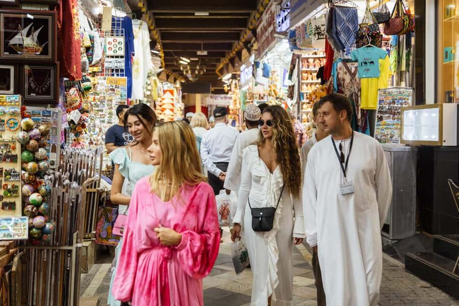 Muscat: Guided Walking Tour of Corniche, Souq & Mutrah Fort - Why this short Muscat walk works so well