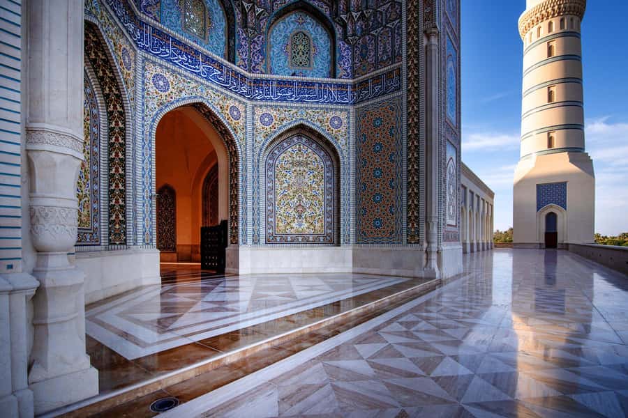 Muscat life and culture (private tour) - Sultan Qaboos Grand Mosque and Omani craftsmanship