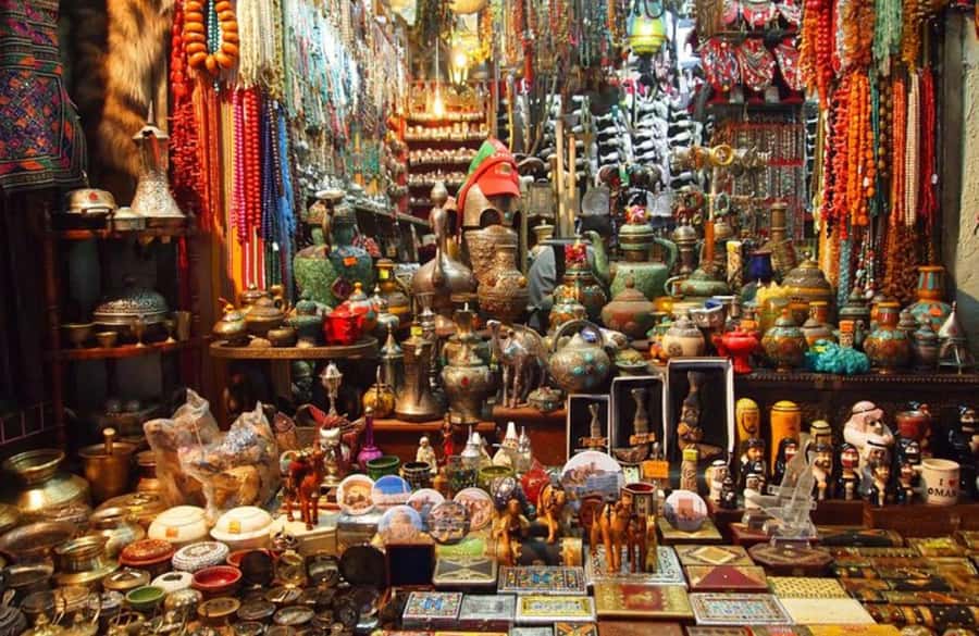 Muscat life and local culture city tour - The Omani snack stop is a useful cultural pause