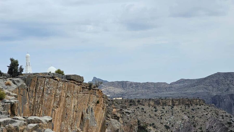Muscat: Nizwa and Al Jabal Al Akhdar Private Tour with Lunch - Should you book this Nizwa and Jabal Akhdar tour?