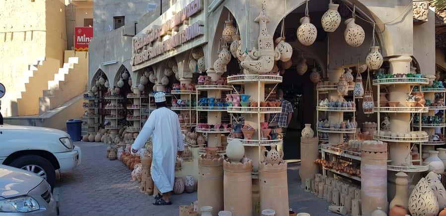 Muscat: Nizwa and Jabal Shams- Full Day Tour - Nizwa Souq: a short look at local trade