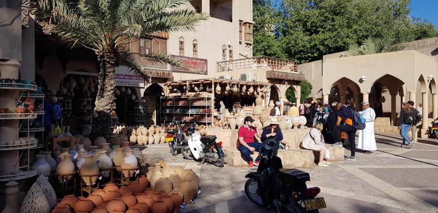 Muscat: Nizwa and Jabal Shams- Full Day Tour - Climbing toward Jabal Shams