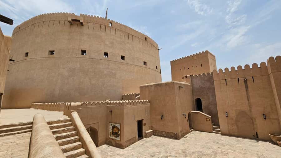 Muscat: Nizwa, Birkat Al Mouz & Oman Across Ages Museum - Who should book this experience?