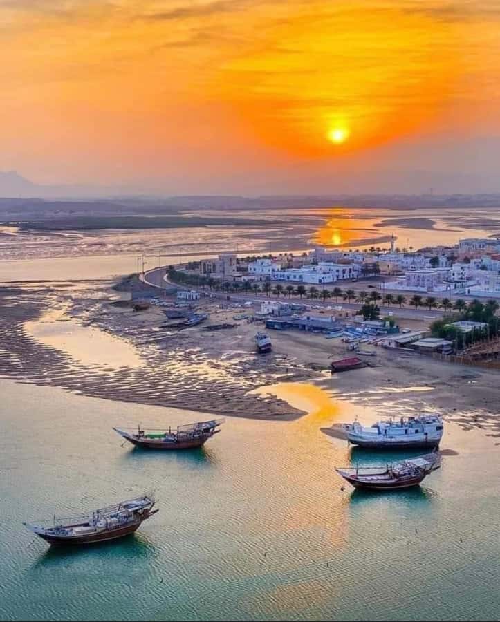 Muscat Oman Grand Canyon, Jebel Shams & Nizwa - Nizwa Fort and the traditional souq