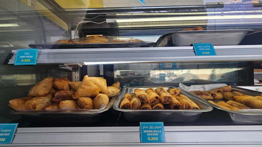 Muscat: Omani Food Tour with Shuwa & Halwa - Omani bread with sweet and savory toppings