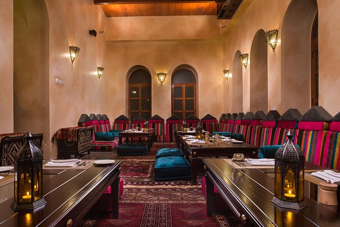 Muscat : Private tour evening - Dinner at the Cave Restaurant
