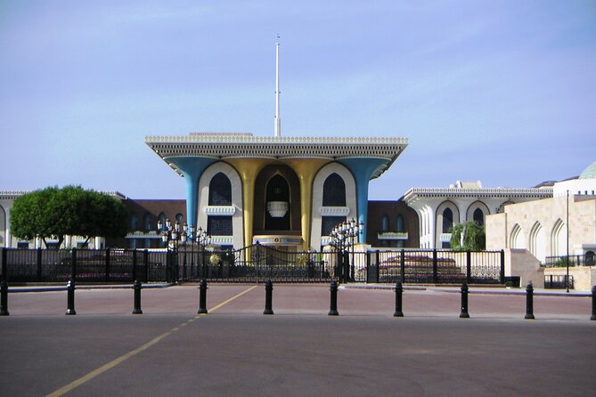 Muscat Shore Excursion: Private City Highlights Tour - Bait Al Zubair Museum Puts the Stops in Context