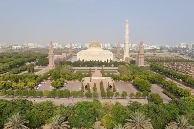 Muscat Tour - Half day - Starting at Sultan Qaboos Grand Mosque