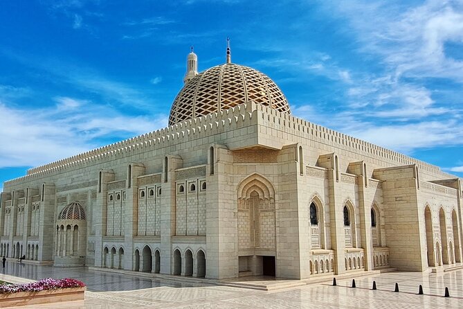 Muscat trasfer: airport trasfer to/from hotel in muscat - A useful option for late arrivals
