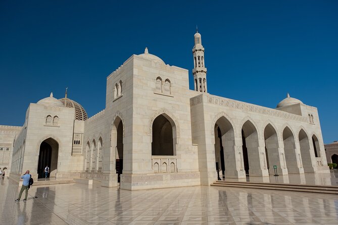 Muscat trasfer: airport trasfer to/from hotel in muscat - Hotel reception, homes, offices, and city sights