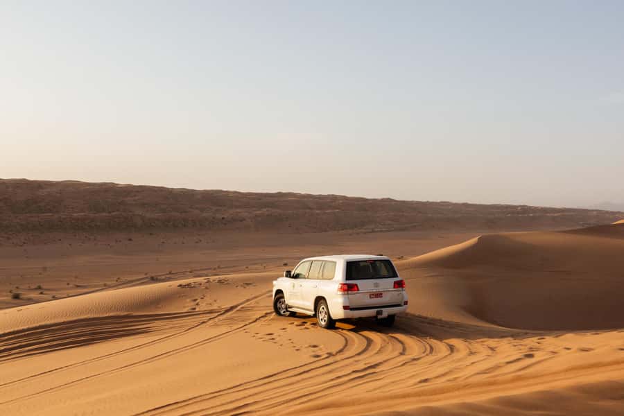 Muscat: Wadi Bani Khalid Oasis & Oman Desert Tour - Lunch with Omani flavors near the wadi