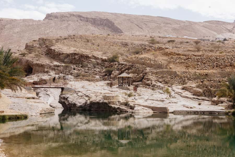 Muscat: Wadi Bani Khalid Oasis & Oman Desert Tour - Guides, vehicles, and the small touches that matter