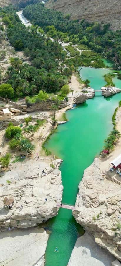 Muscat: Wadi Bani Khalid & Sunset at Wahiba Sands - A simple local lunch after the wadi