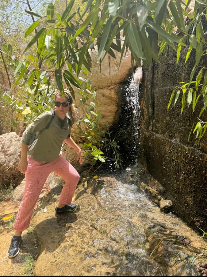 Muscat: Wadi Shab & Bimmah Sinkhole Tour with Pickup & Lunch - Should you book the Wadi Shab and Bimmah Sinkhole tour?