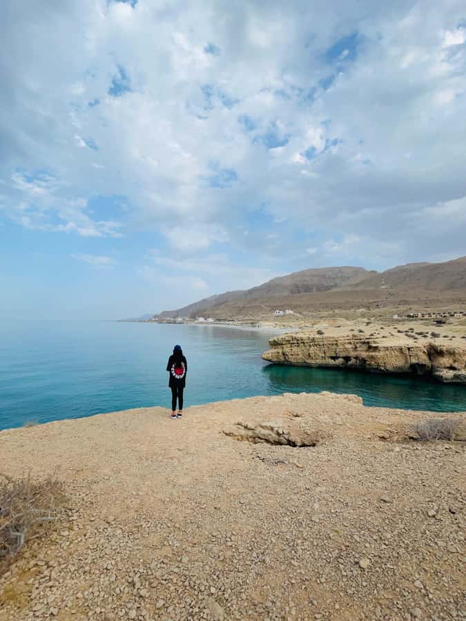 Muscat: Wadi Shab, Romantic Cave and Sinkhole Full-day Trip - Lunch, snacks, and the $40 price