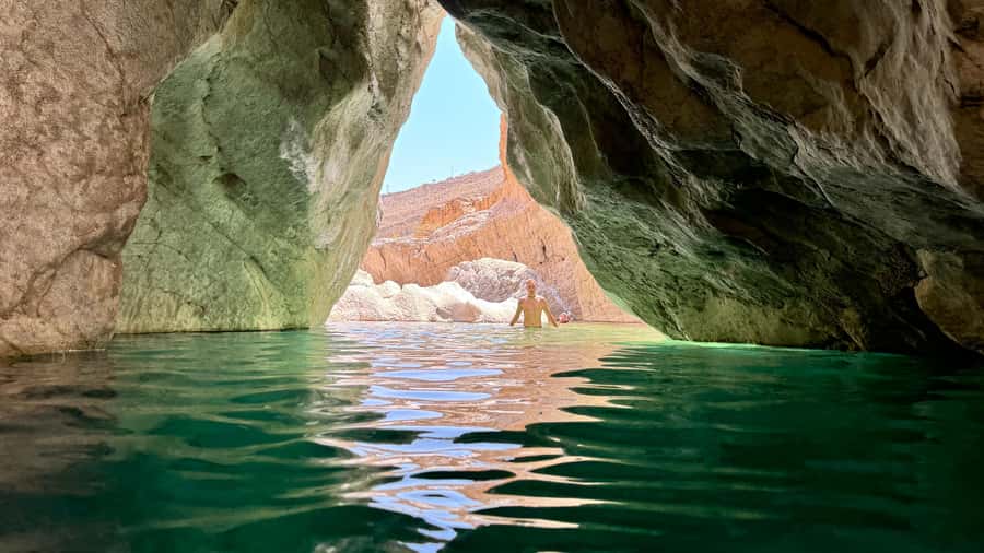 Muscat: Wahiba Desert and Wadi Bani Khalid Guided Group Tour - The overnight version changes the whole rhythm