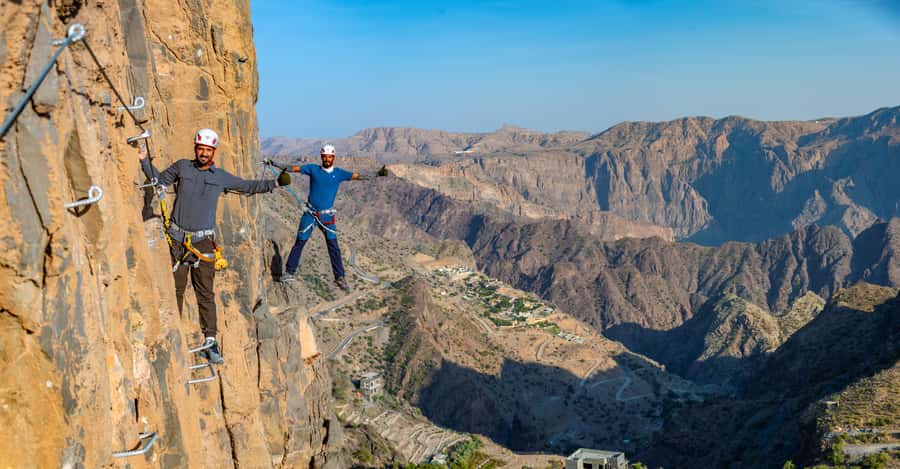 Nizwa: Jebel Shams Balcony Walk and Via Ferrata Adventure - From Nizwa to the high road of Jebel Shams