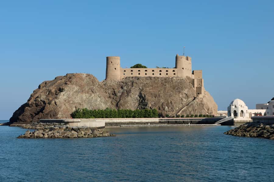 Oman: Private Muscat City Tour With Pick-up/ Drop-off - Bait Al Zubair and Omani Household Life