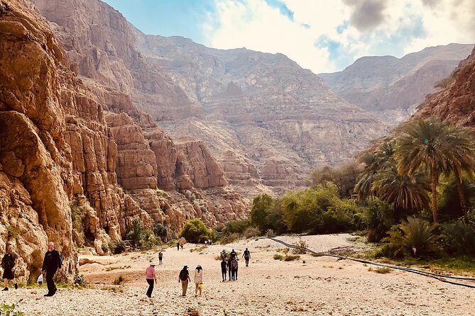 Private 2 Day Wadi Shab and Bimmah Sinkhole Tour - Who should book this private route?