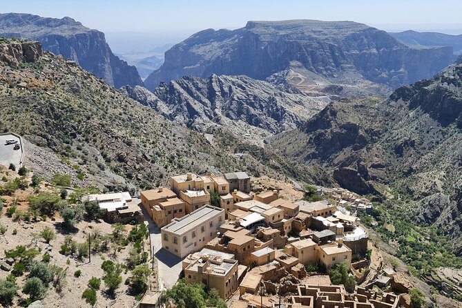 Private Day-Tour in Nizwa and Jebel Akhdar - Nizwa Fort and the power of the Yaruba dynasty