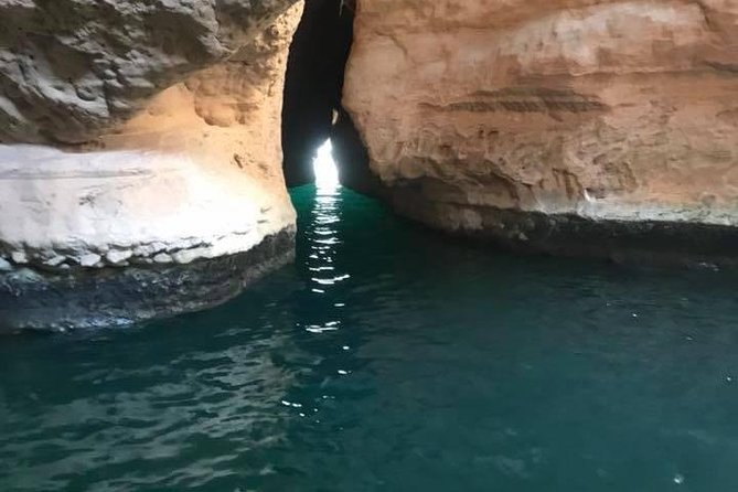 Private Day Trip to Wadi Shab & Bimmah Sinkhole Price Up To 5 Persons - A private vehicle changes the value