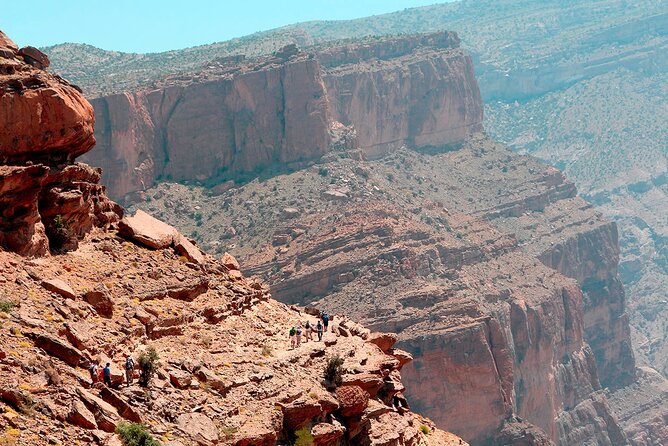Private Explore Oman Grand Canyon, Jebel Shams and Nizwa - From Muscat to Oman’s high mountain country