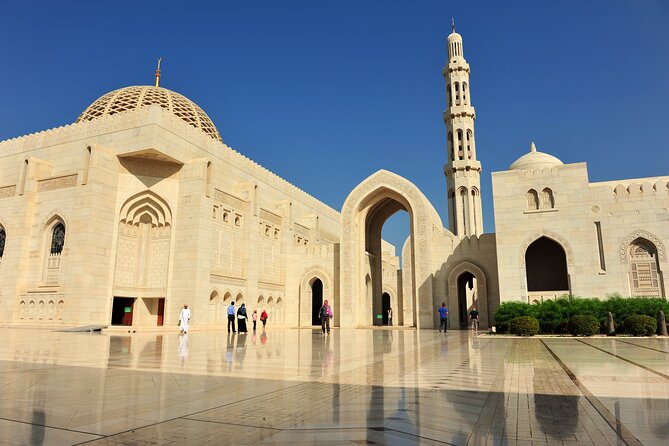 Private Full-Day Muscat City Tour - Mutrah Fort and the harbor view