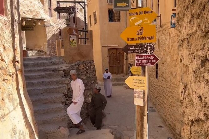 Private Nizwa - Al Hamra Old Village - Misfah Al Arbyeen - Full Day Tour - Al Hamra and its older village lanes