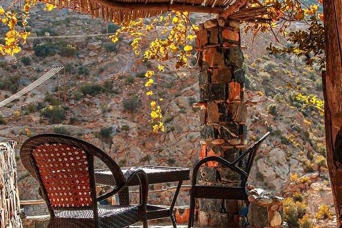 Private Tour to Jebel Akhdar Al Suwjara Village - What the private 4WD format adds