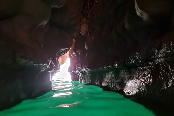 Private Tour Wadi Shab & Sinkhole Tour – Swim, Hike & Explore - What the $175 price includes