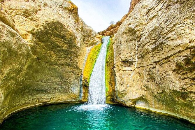 Private Wahiba Sand Desert and Wadi Hawar - Full Day Tours - A private 4WD makes the long route easier
