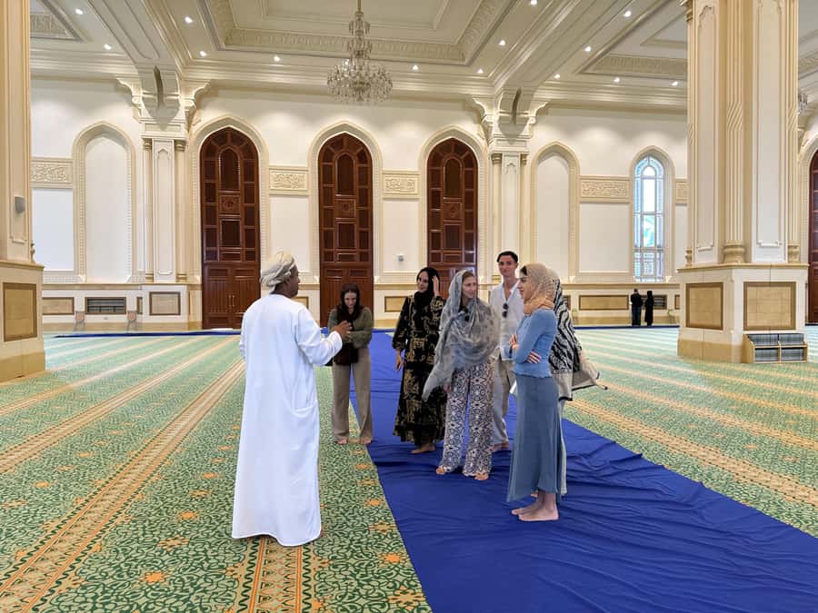 Salalah City Tour: Discover the Best of Oman’s Coastal Gem - What the guides add to the visit