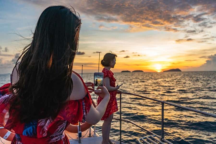 Sunset Dhow Cruise - What the $85 price really buys you