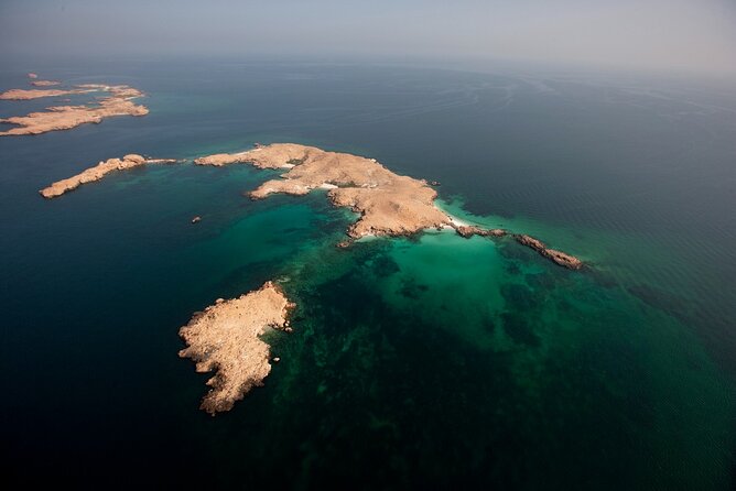 The Jewel of Muscat Sea, Daymaniyat Islands - Lunch, shade, and the practical comforts