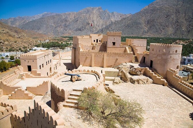 Tour Shahad 4 Days-3 Nights, Oman Tours Package - Day one: Nakhal Fort, Balad Sayt, and Jabal Shams