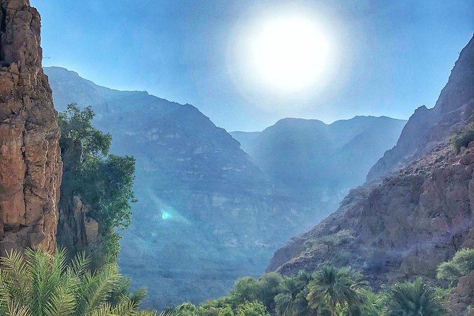 Wadi Shab and Bimmah Sinkhole Group Full Day Tour - The walk into the gorge