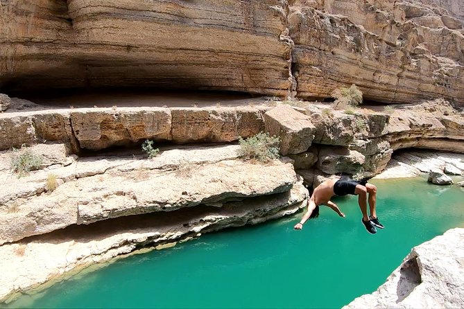 Wadi Shab full day tour (Muscat tours) : Private & custom tours - A quick look at Fins Beach on the return