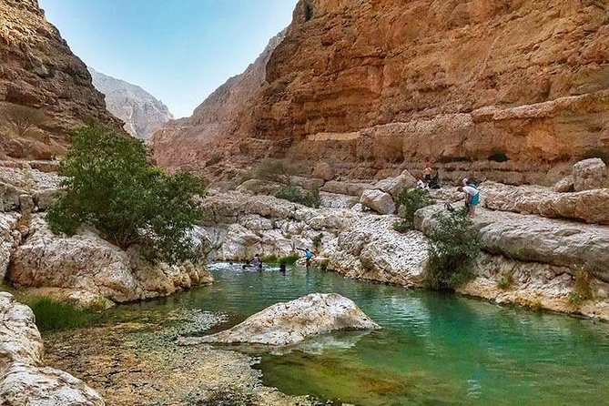 Wadishab and Bhima Sink Hole (Sharing Tours - Bimmah Sinkhole: a quick swim with a geological story